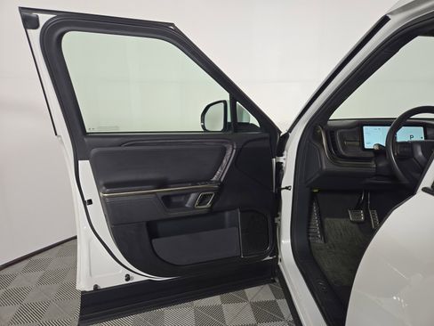 Used 2022 Rivian R1T Launch Edition image 16