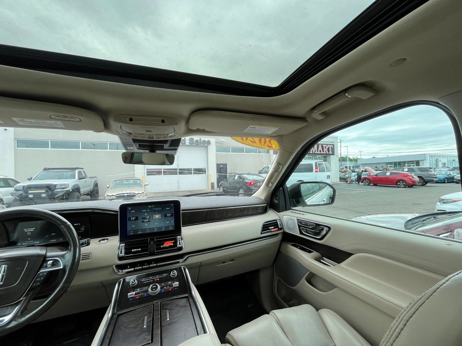 Used 2020 Lincoln Navigator Reserve w/ Luxury Package RWD image 41