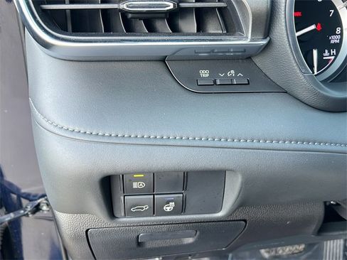 Used 2020 Toyota Highlander Limited image 25