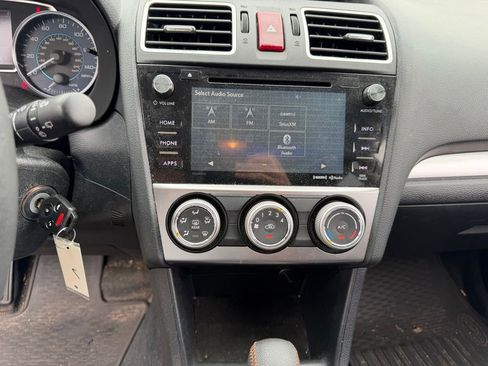 Used 2017 Subaru Crosstrek 2.0i Premium AWD/4WD image 28