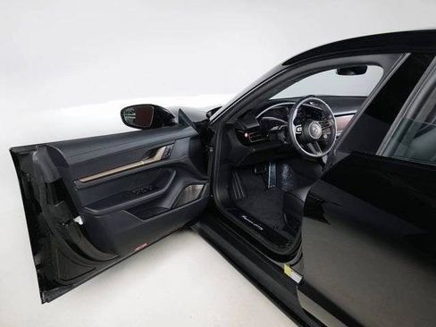 New 2026 Porsche Taycan GTS AWD/4WD image 28