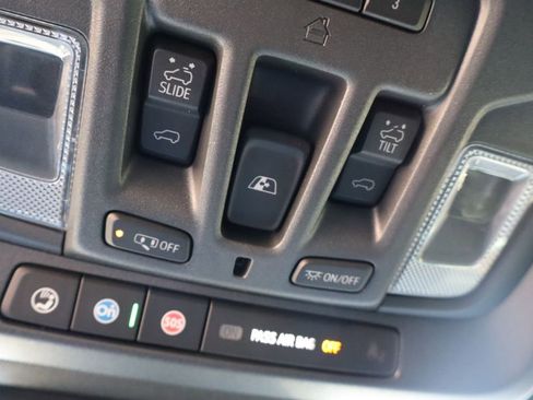 Used 2025 Chevrolet Silverado 1500 High Country w/ Midnight Edition image 31