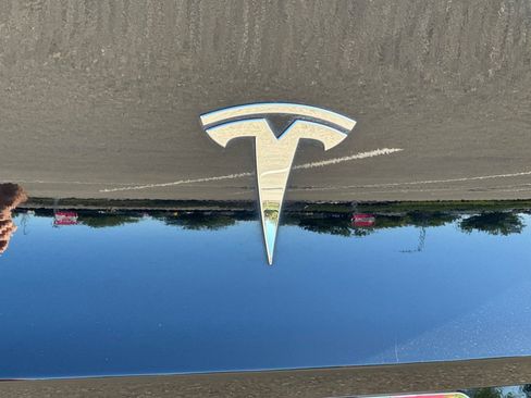 Used 2022 Tesla Model Y Long Range AWD/4WD image 48