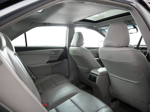 Used 2017 Toyota Camry XLE image 40