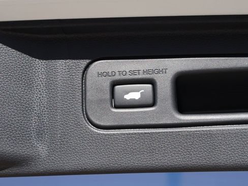 New 2025 Honda Pilot Touring image 16