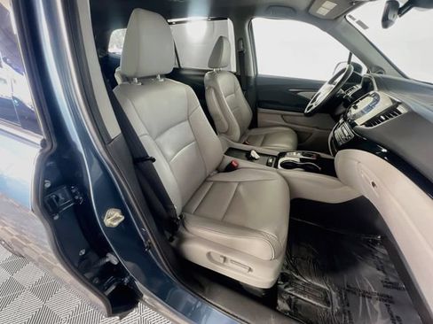 Used 2020 Honda Pilot Touring image 30