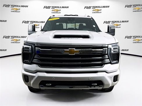 Used 2025 Chevrolet Silverado 3500 High Country w/ High Country Premium Package image 2