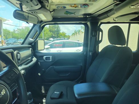 Used 2023 Jeep Wrangler Unlimited Sport AWD/4WD image 7