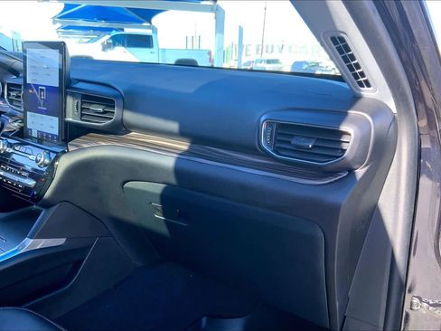 Used 2023 Ford Explorer Limited w/ Limited Technology Package image 17