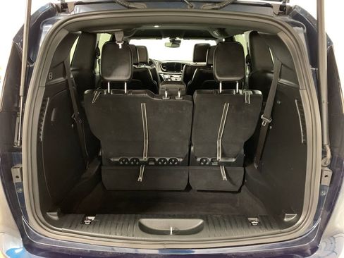 Used 2025 Chrysler Pacifica Select FWD image 21