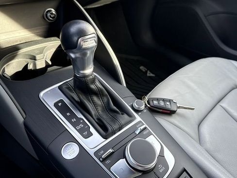 Used 2018 Audi A3 e-tron Premium Plus w/ Premium Plus Package image 31