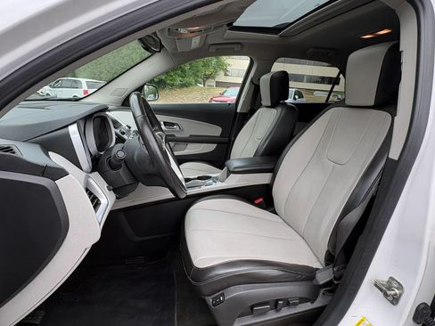 Used 2017 Chevrolet Equinox Premier w/ Enhanced Convenience Package AWD/4WD image 23