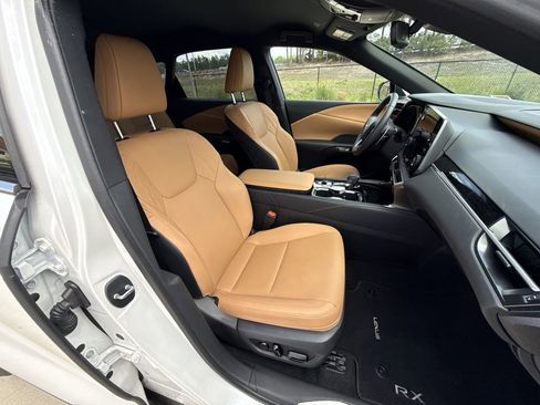 Used 2025 Lexus RX 350 FWD w/ Technology Package image 16