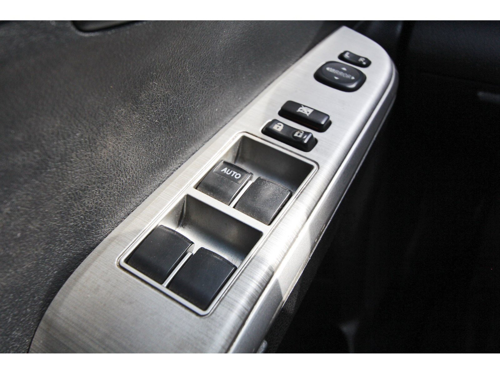 Used 2014 Toyota Camry SE FWD image 20