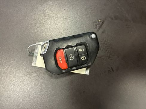 Used 2021 Jeep Wrangler Unlimited Sahara AWD/4WD image 30