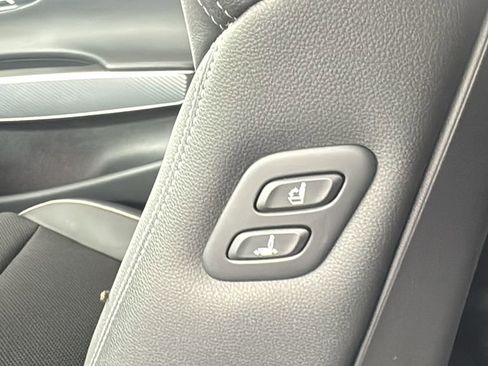 Used 2025 Genesis GV70 3.5T Sport image 39