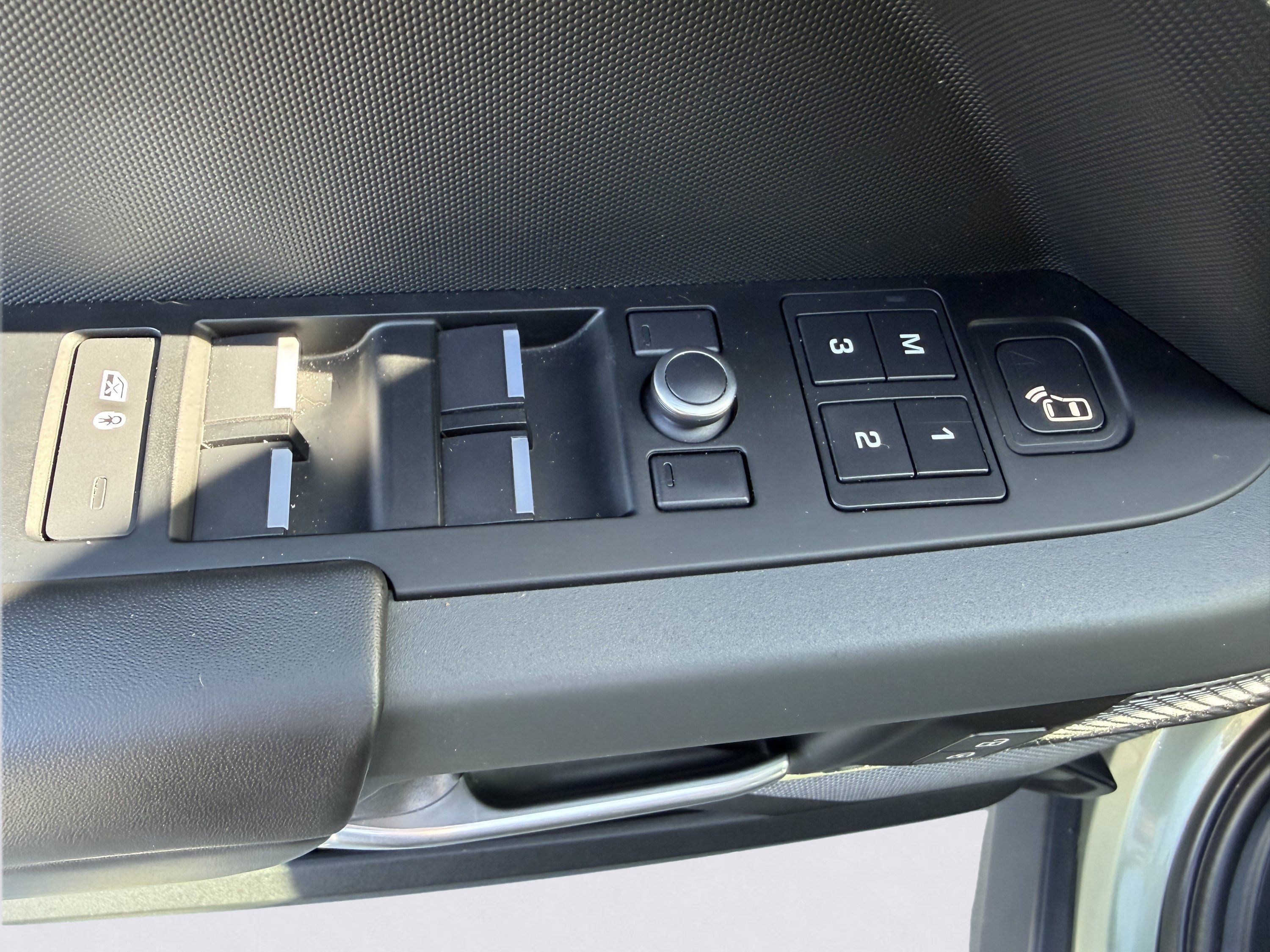 Used 2021 Land Rover Defender 110 X AWD/4WD image 26