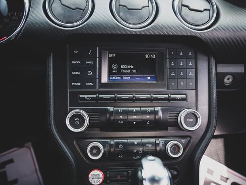 Used 2016 Ford Mustang Coupe image 4