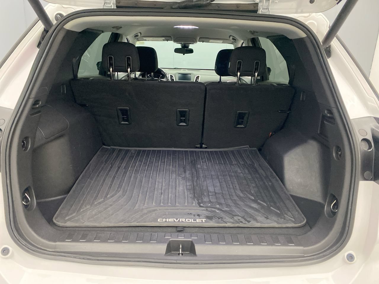 Used 2020 Chevrolet Equinox LT w/ Driver Convenience Package FWD image 24