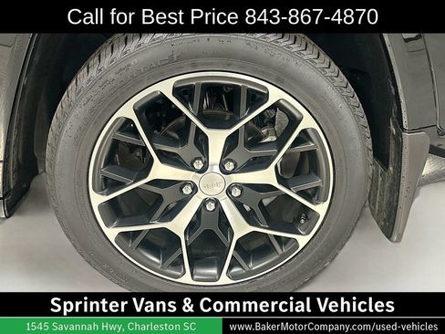 Used 2023 Jeep Grand Cherokee Summit AWD/4WD image 35