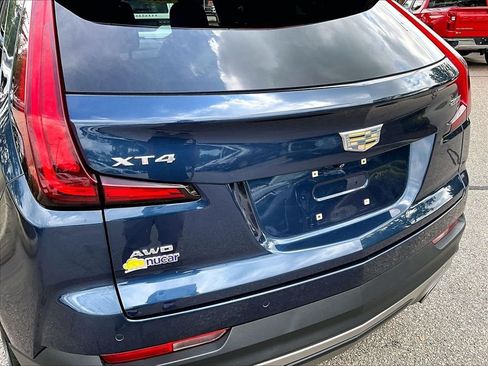 Used 2019 Cadillac XT4 Premium Luxury w/ Cold Weather Package AWD/4WD image 29