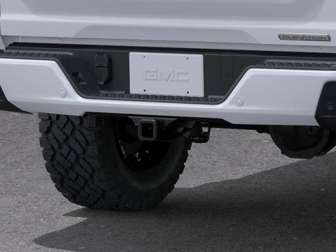 New 2026 GMC Canyon Elevation w/ Convenience Package RWD image 14