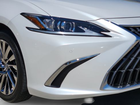 Used 2024 Lexus ES 350 w/ Technology Package FWD image 33