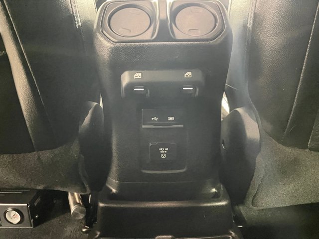 Used 2018 Jeep Wrangler Unlimited Sahara AWD/4WD image 18