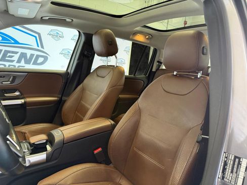 Used 2021 Mercedes-Benz GLB 250 4MATIC image 17