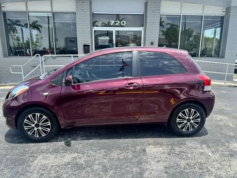 Used 2010 Toyota Yaris 2-Door Hatchback FWD image 10