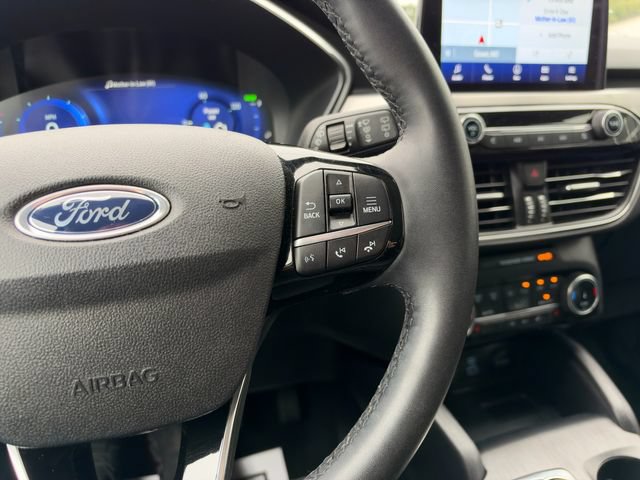 Used 2022 Ford Escape Titanium FWD image 37
