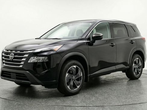 Used 2025 Nissan Rogue SV image 3