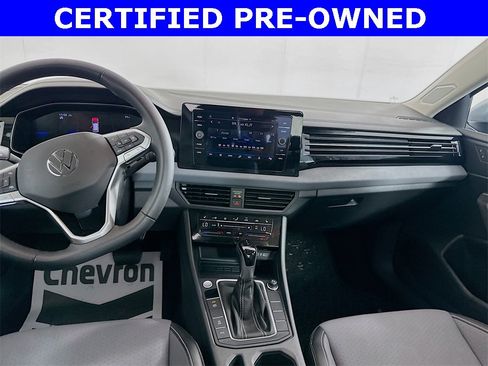 Used 2025 Volkswagen Jetta SE image 22