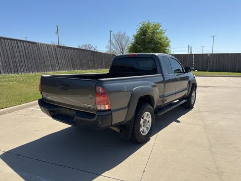 Used 2014 Toyota Tacoma PreRunner image 10