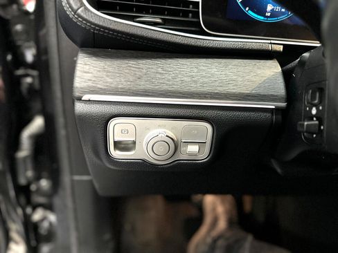 Used 2020 Mercedes-Benz GLS 450 4MATIC image 19