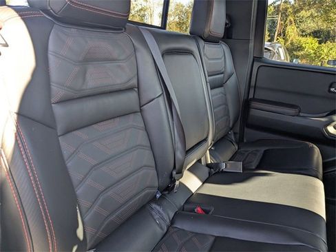 Used 2025 Nissan Frontier PRO-4X w/ Pro Premium Package image 29