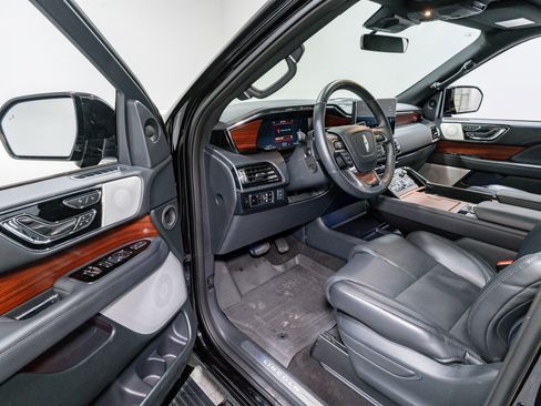 Used 2024 Lincoln Navigator Reserve w/ Equipment Group 201A image 12