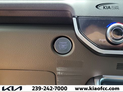 New 2026 Kia Carnival EX FWD image 30