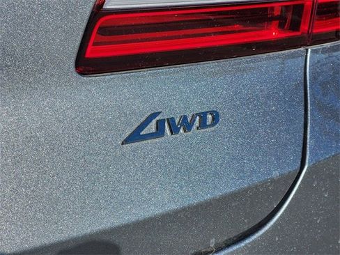 Used 2025 Genesis GV80 2.5T Prestige image 8