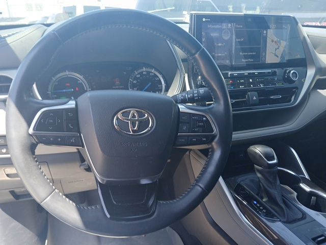 Used 2020 Toyota Highlander Platinum AWD/4WD image 20