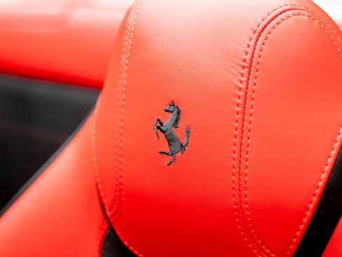 Used 2016 Ferrari California T RWD image 23