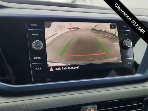 Used 2024 Volkswagen Taos SE image 38