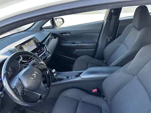 Used 2018 Toyota C-HR XLE image 20