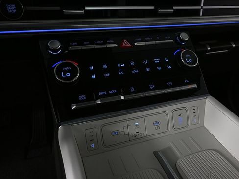 Used 2025 Hyundai Santa Fe Calligraphy FWD image 15