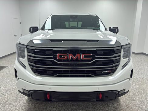 Used 2023 GMC Sierra 1500 AT4 w/ Technology Package image 3