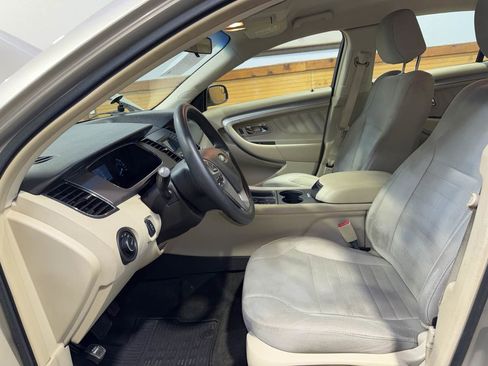 Used 2018 Ford Taurus SE image 15