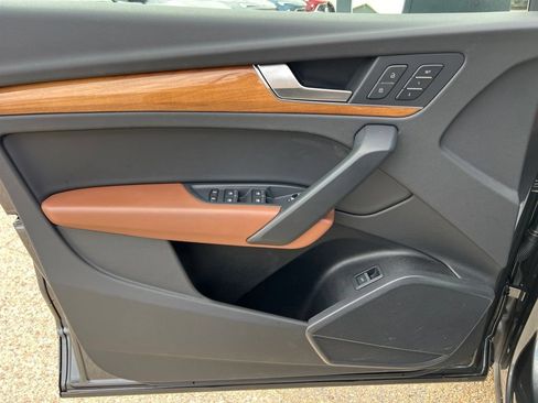 Used 2023 Audi Q5 2.0T Premium w/ Convenience Package AWD/4WD image 16
