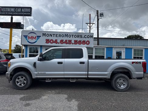 Used 2017 Ford F250 XL w/ Power Equipment Group AWD/4WD image 1