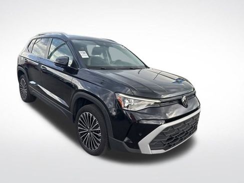 Used 2025 Volkswagen Taos SE FWD image 6
