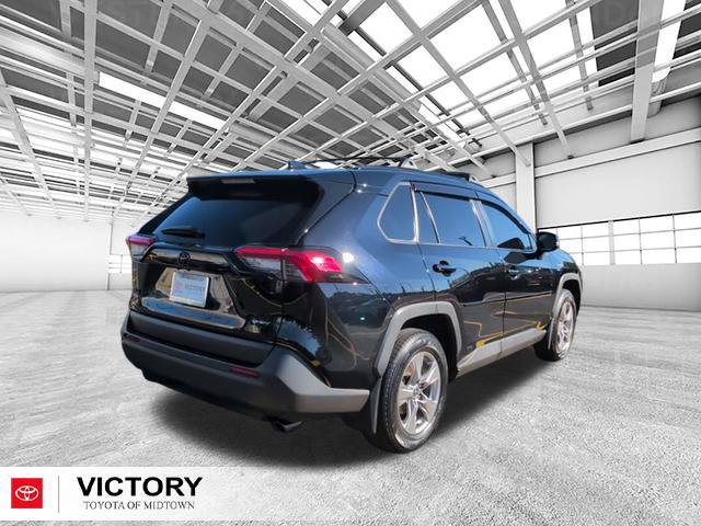 Used 2025 Toyota RAV4 XLE AWD/4WD image 4